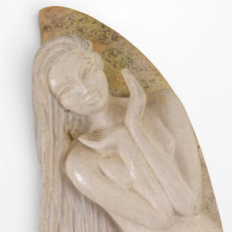 Femme Dans La Lune Sculpture Pierre 05